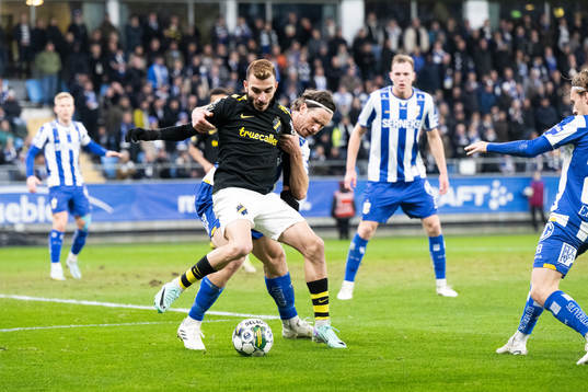AIKs Ioannis Pittas och IFK Göteborgs Gustav Svensson