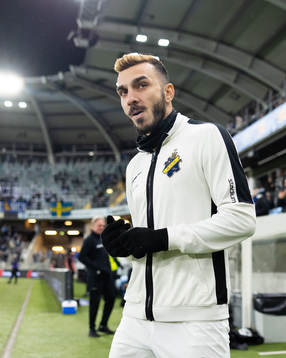 AIKs Ioannis Pittas innan fotbollsmatchen i Allsvenskan