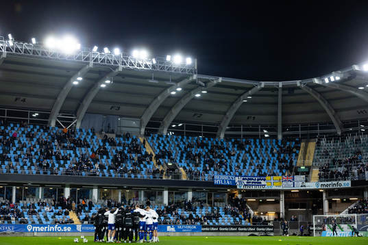 IFK Göteborgs spelare samlade innan fotbollsmatchen i