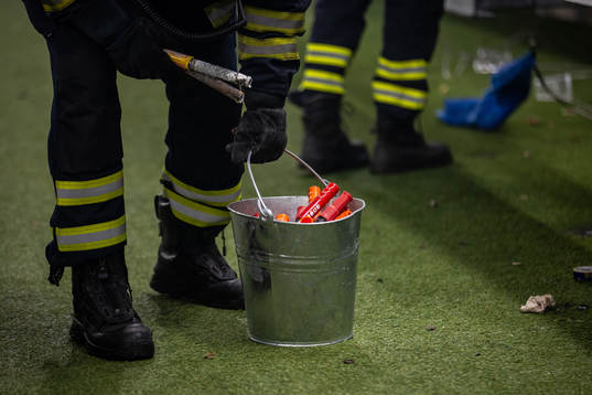 Avfall från pyroteknik tas om hand