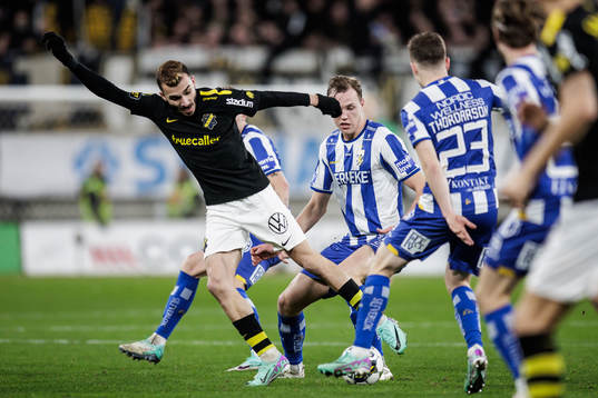 AIKs Ioannis Pittas och IFK Göteborgs Adam Carlén