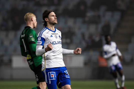 IFK Norrköpings Arnor Traustason jublar