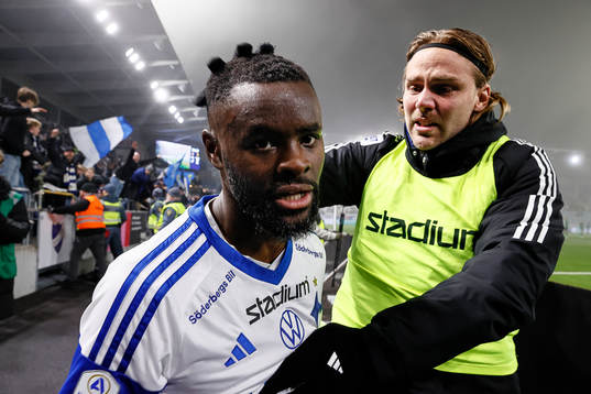 IFK Norrköpings Maic Sema jublar med en rörd Christoffer