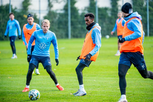 Taha Ali mot Oscar Lewicki