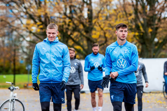 Sebastian Jörgensen  och Lasse Berg Johnsen innan en