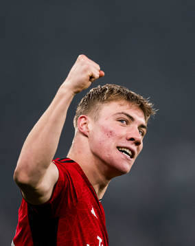 Rasmus Højlund of Manchester United celebrates