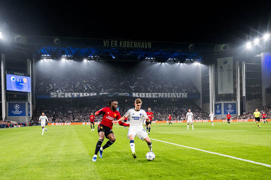 Aaron Wan-Bissaka and Raphael Varane of Manchester United