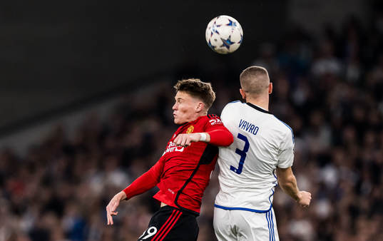 Scott McTominay of Manchester United and Denis Vavro of FC