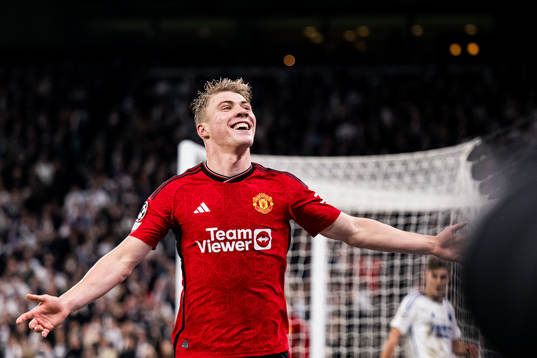 Rasmus Højlund of Manchester United celebrates