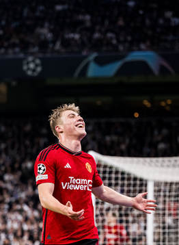 Rasmus Højlund of Manchester United celebrates