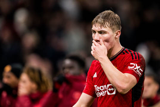 Rasmus Højlund of Manchester United looks dejected