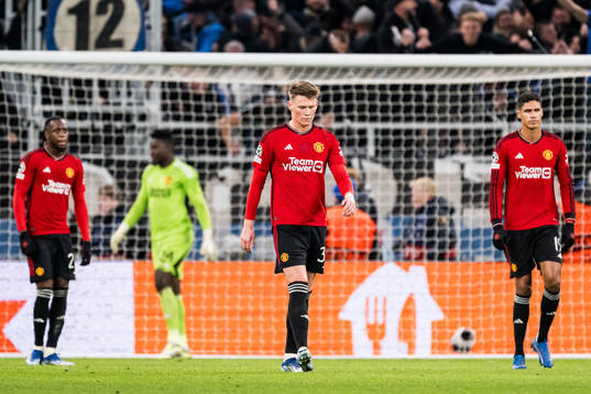 Alejandro Garnacho of Manchester United looks dejected