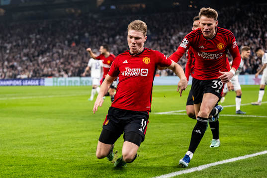 Rasmus Højlund of Manchester United celebrates