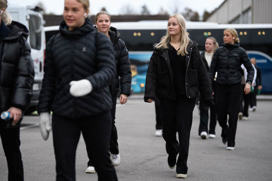 Ebba Hedqvist and Mira Hallin of Sweden