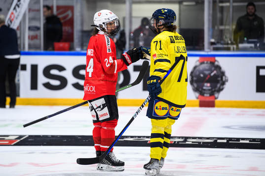 Noemi Ryhner of Switzerland and Anna Kjellbin of Sweden
