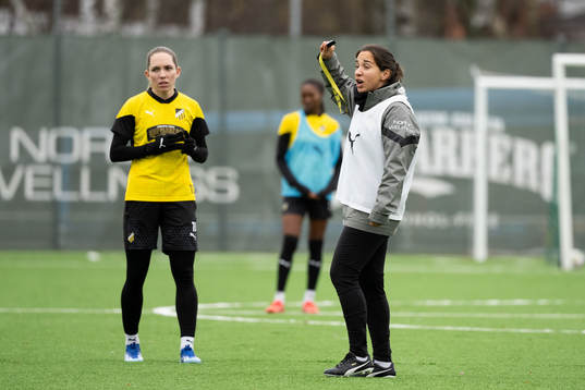 Elin Rubensson och assisterande tränare Bri Campos