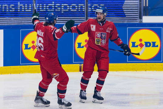 Radan Lenc of Czech Republic celebrating