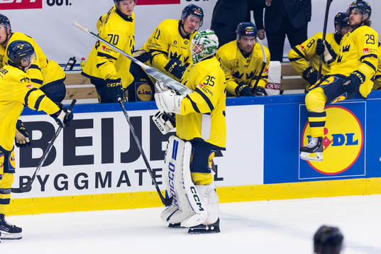 Goaltender Carl Lindbom of Sweden is substituted off