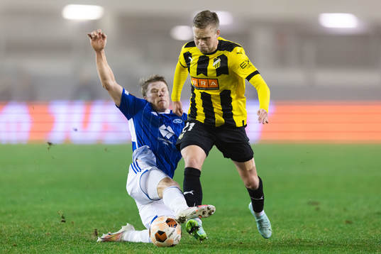 Kristian Eriksen of Molde and Tomas Olai Totland of BK