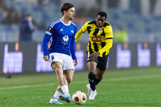 Fredrik Gulbrandsen of Molde and Abdulrazaq Ishaq of BK