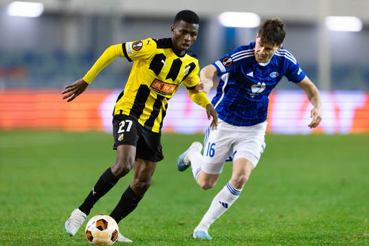 Akoua Romeo Amane of BK Häcken and Emil Breivik of Molde