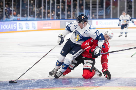 Janne Kuokkanen #27, FIN, Dean Kukan #14, SUI