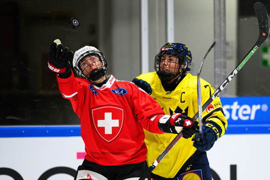 Lena Marie Lutz of Switzerland and Anna Kjellbin of Sweden