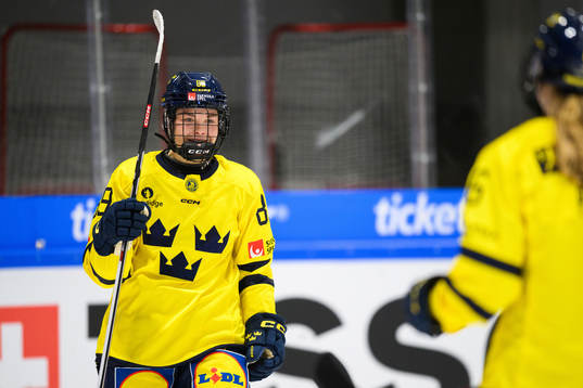Nicole Hall of Sweden celebrates the 0-4 goal