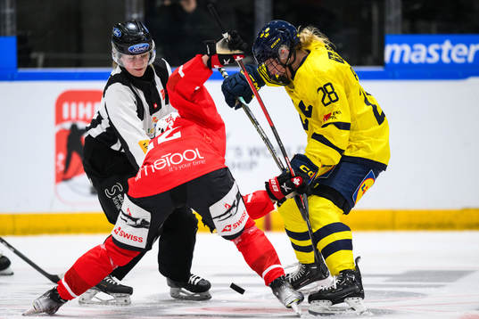 Sinja Leemann of Switzerland and Jenny Antonsson of Sweden
