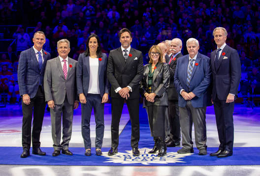 Henrik Lundqvist and his fellow inductees pose for a photo