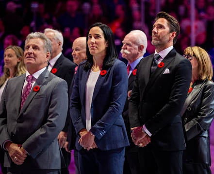 Henrik Lundqvist and his fellow stand for the national