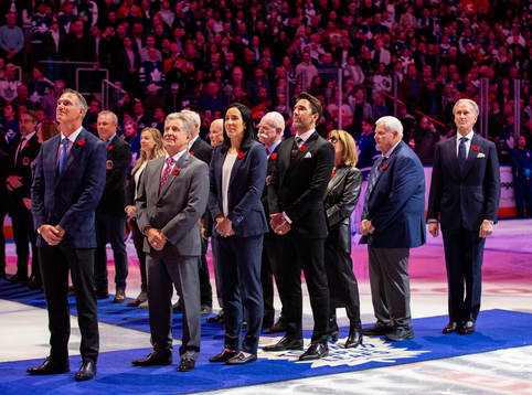 Henrik Lundqvist and his fellow stand for the national