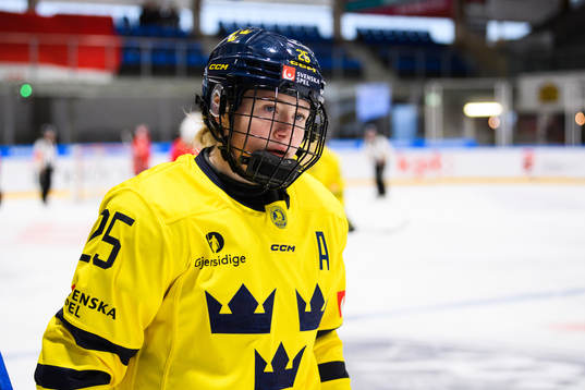 Lina Ljungblom of Sweden celebrates scoring 0-1