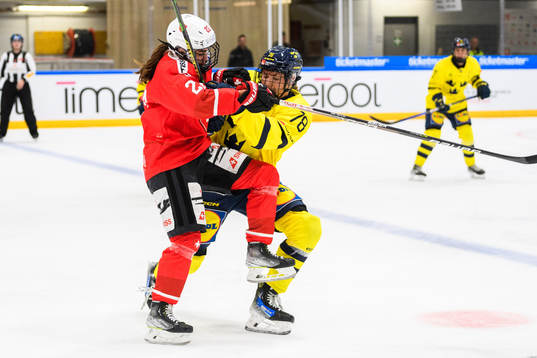 Sinja Leemann of Switzerland and Elin Svensson of Sweden