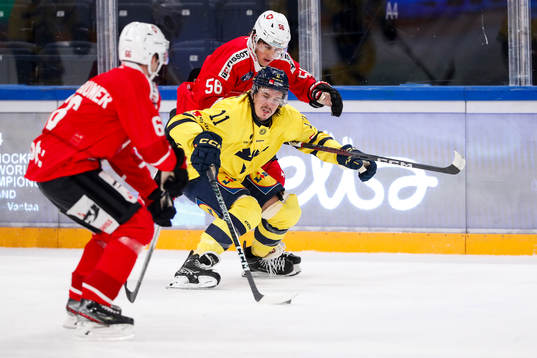 Tim Berni of Switzerland and Joakim Nygård of Sweden