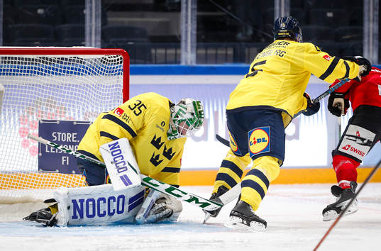 Carl Lindbom of Sweden