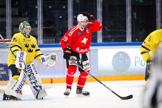 Carl Lindbom of Sweden and Calvin Thurkauf of Switzerland