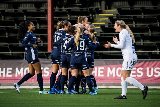 FC Rosengårds Gudrun Arnardottir jublar