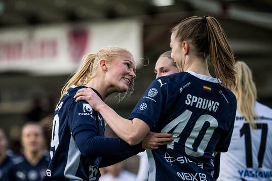 FC Rosengårds Sofie Bruun Bredgaard jublar