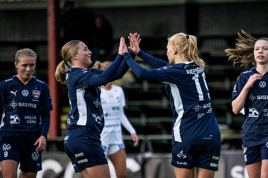 FC Rosengårds Sofie Bruun Bredgaard jublar