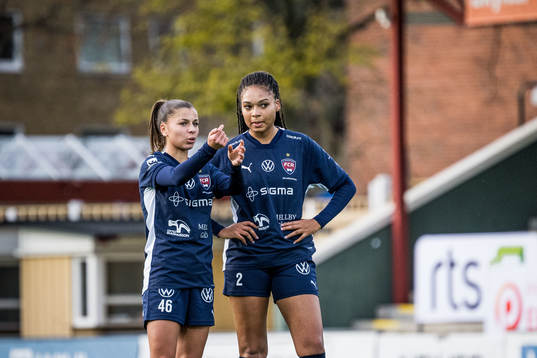FC Rosengårds Mikaela Stojanovska och Isabella Obaze