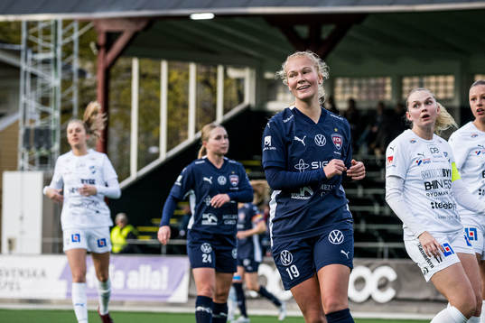 FC Rosengårds Sofie Bruun Bredgaard jublar