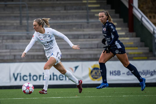 Kalmars Maja Landin och FC Rosengårds Athinna Persson