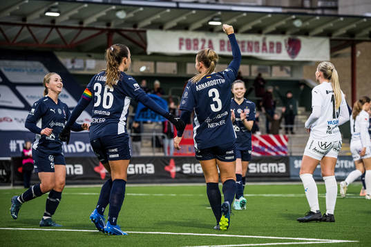 FC Rosengårds Gudrun Arnardottir jublar