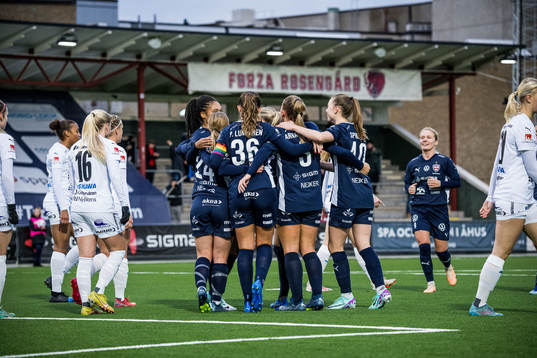 FC Rosengårds Gudrun Arnardottir jublar