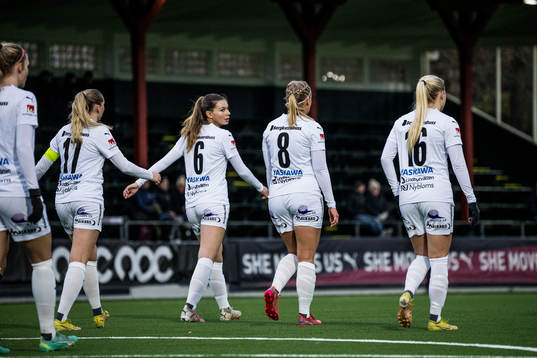 Kalmars Amanda Persson, Paulina Madeling, Fanny Nilsson och