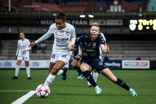 Kalmars Ronya Halleen och FC Rosengårds Bea Sprung