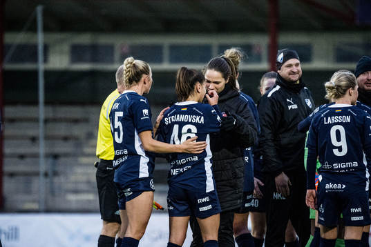 FC Rosengårds Mikaela Stojanovska och assisterande