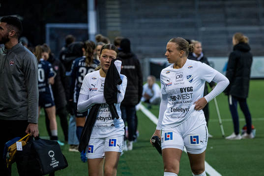 Kalmars Elsa Rådde och Elin Blomberg deppar