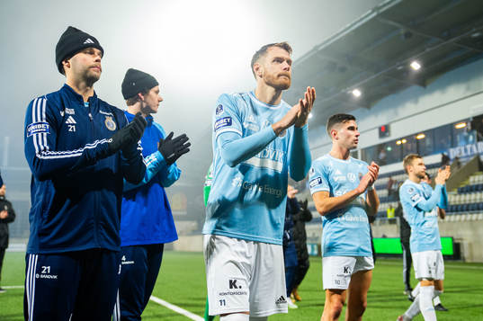 Gefles Nils Eriksson och Leo Englund jublar